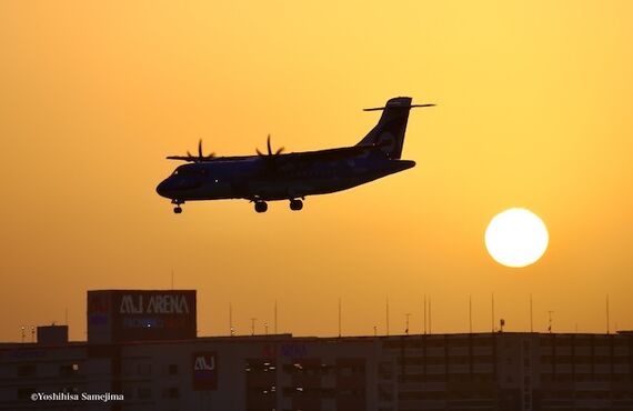福岡空港展望デッキで夕景を撮影してきました。